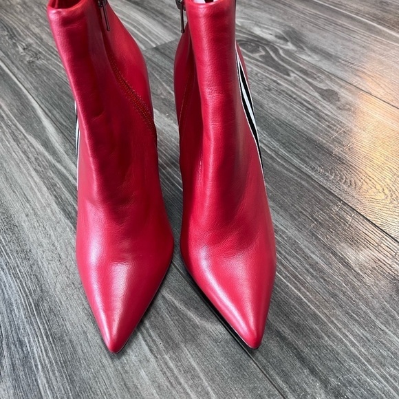 STEVE MADDEN KNOCK BOOTIES red stripe heels boots 6.5 marks on bottom see pics - Picture 6 of 16